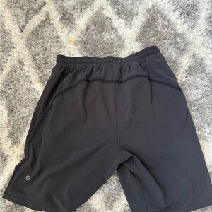 Men's Black pace breaker Lululemon short’s size : large - condition : good